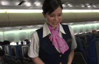 飛行機セックスの無料エロ動画 